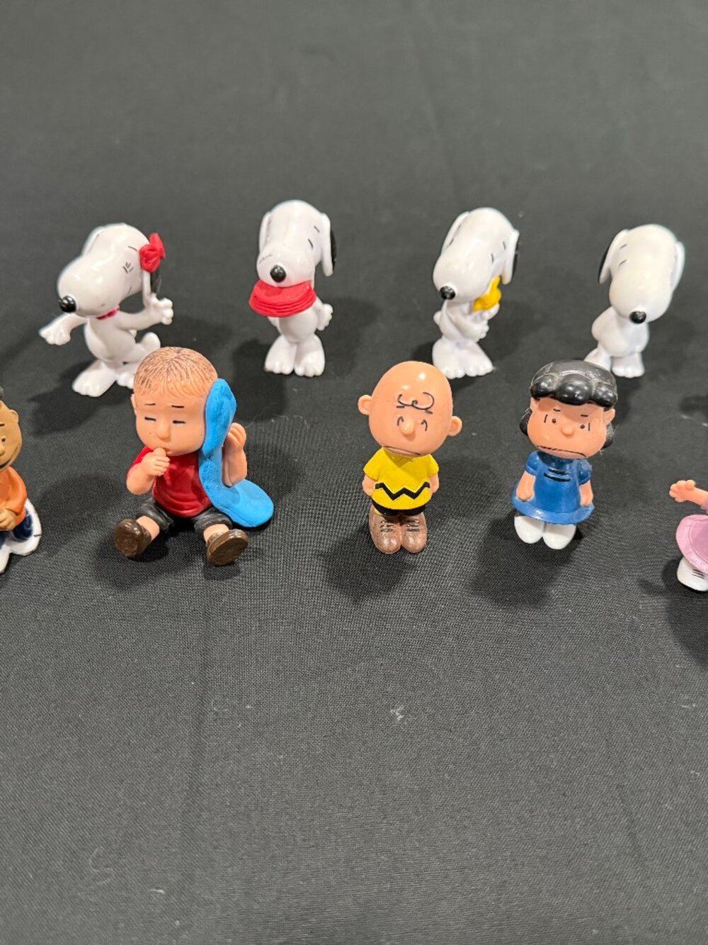 Peanuts Snoopy Charlie Brown PVC Figures Lot of 12 Joe Cool Lucy Linus Woodstock
